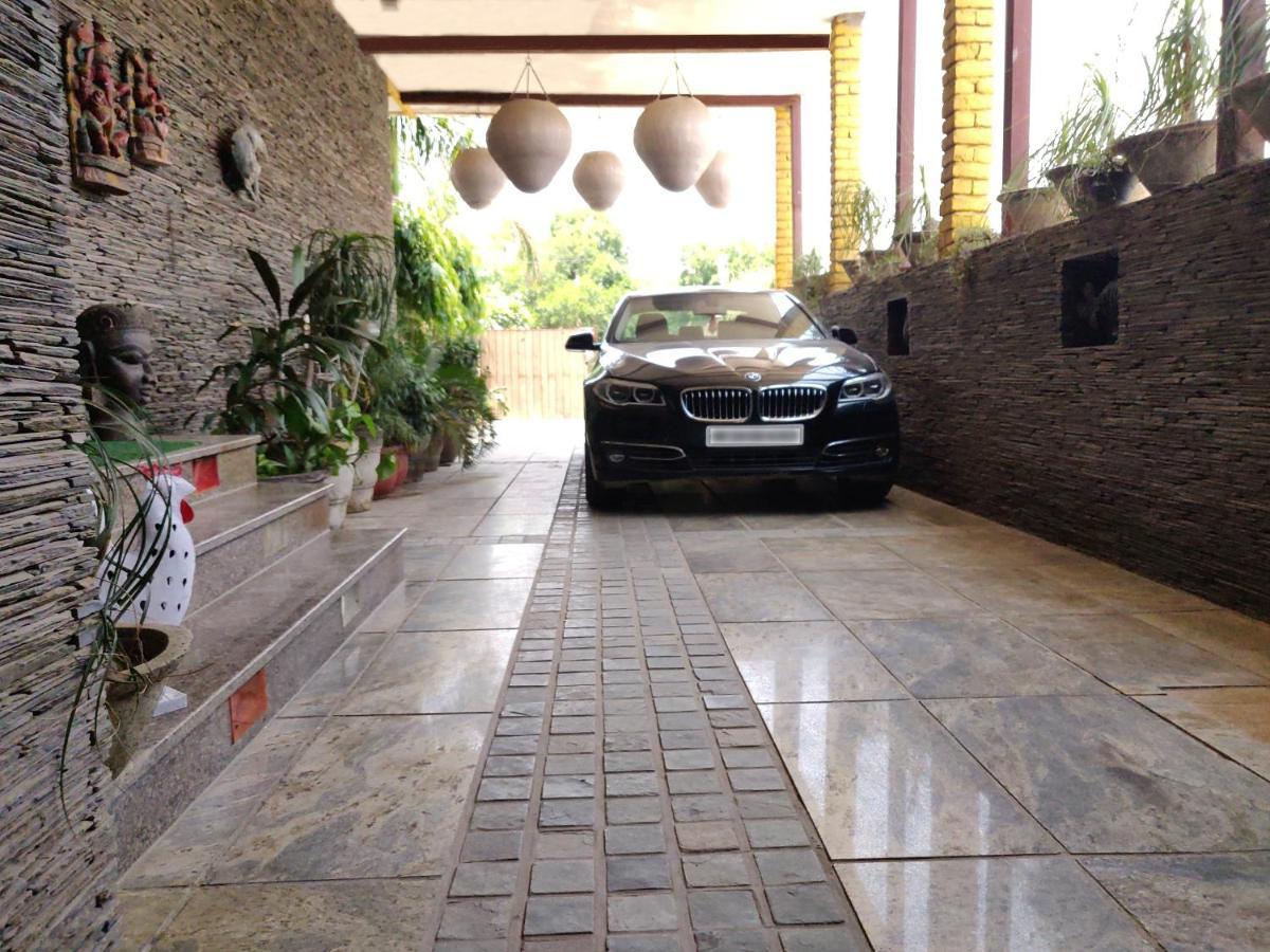 Aakritii Hotels Gurgaon Esterno foto